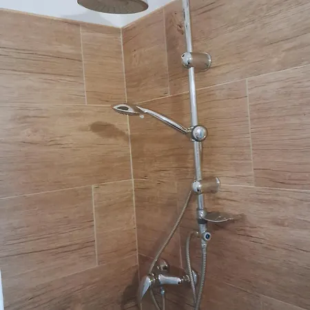 Konukevi U Lesa 3*