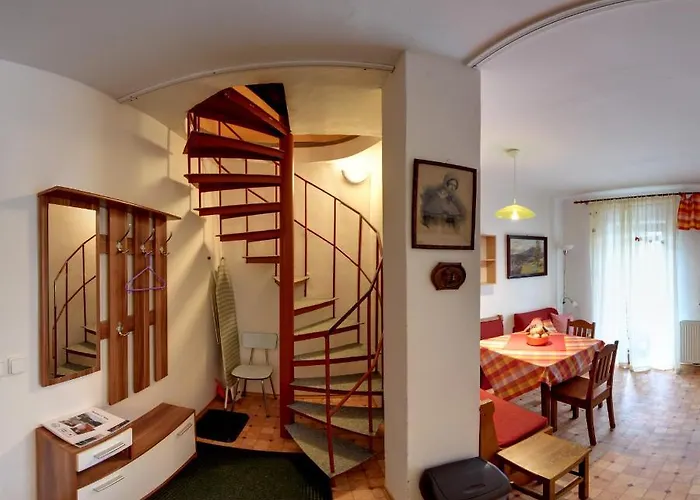 게스트하우스 U Lesa 3*