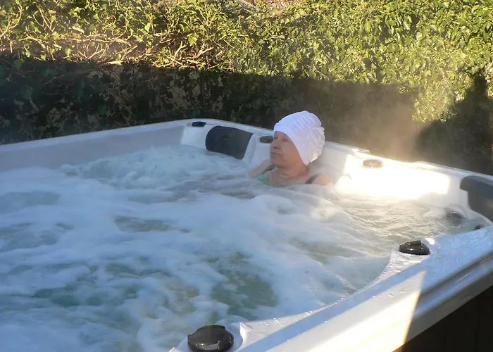 U Lesa בית הארחה 3*