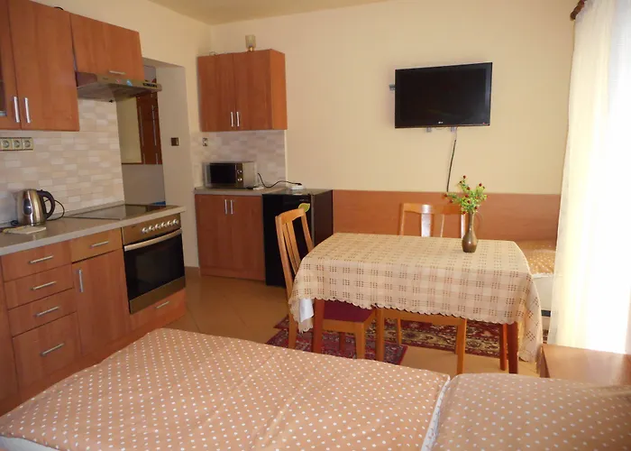 U Lesa 3* 체스케부데요비체